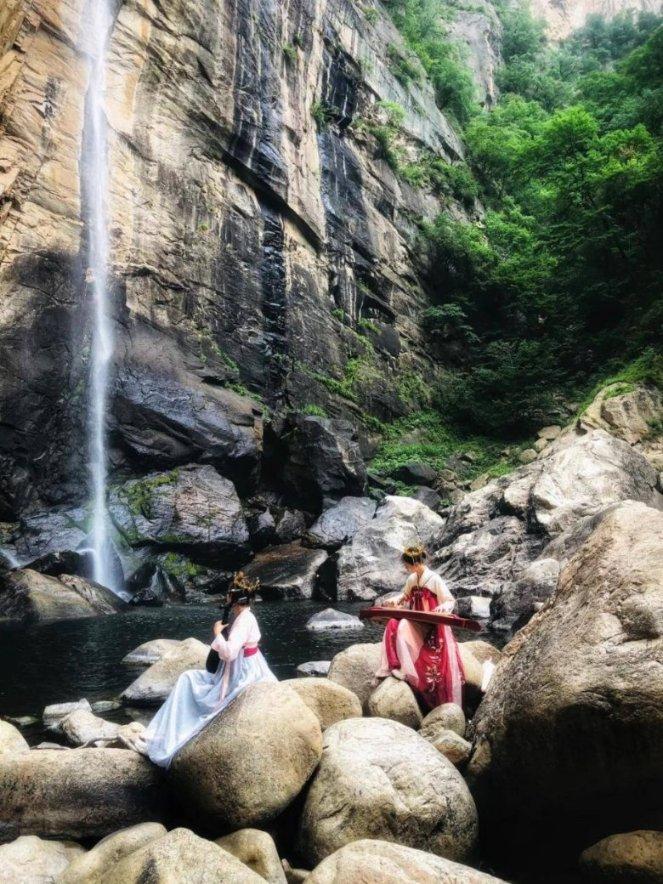 龙启新岁,淄博书法家在市陶琉馆组团送“福”